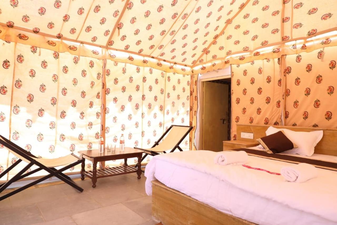 Отель Sam Dunes Desert Safari Camp Джайсалмер Экстерьер фото